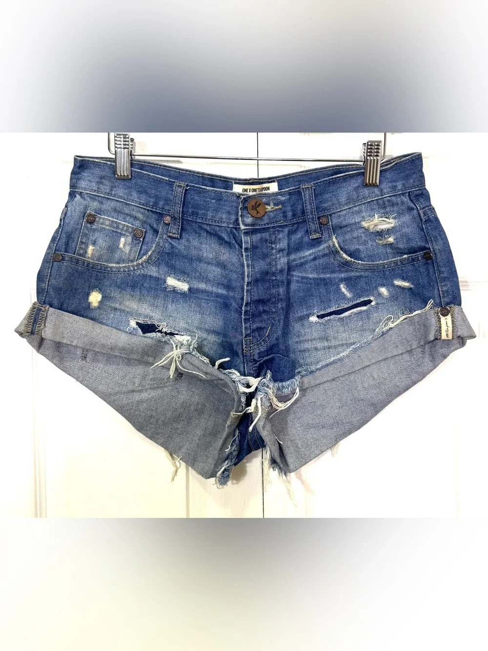 One Teaspoon Bandits Blue Cult Denim Shorts Distressed Cuffed Size 27 EUC